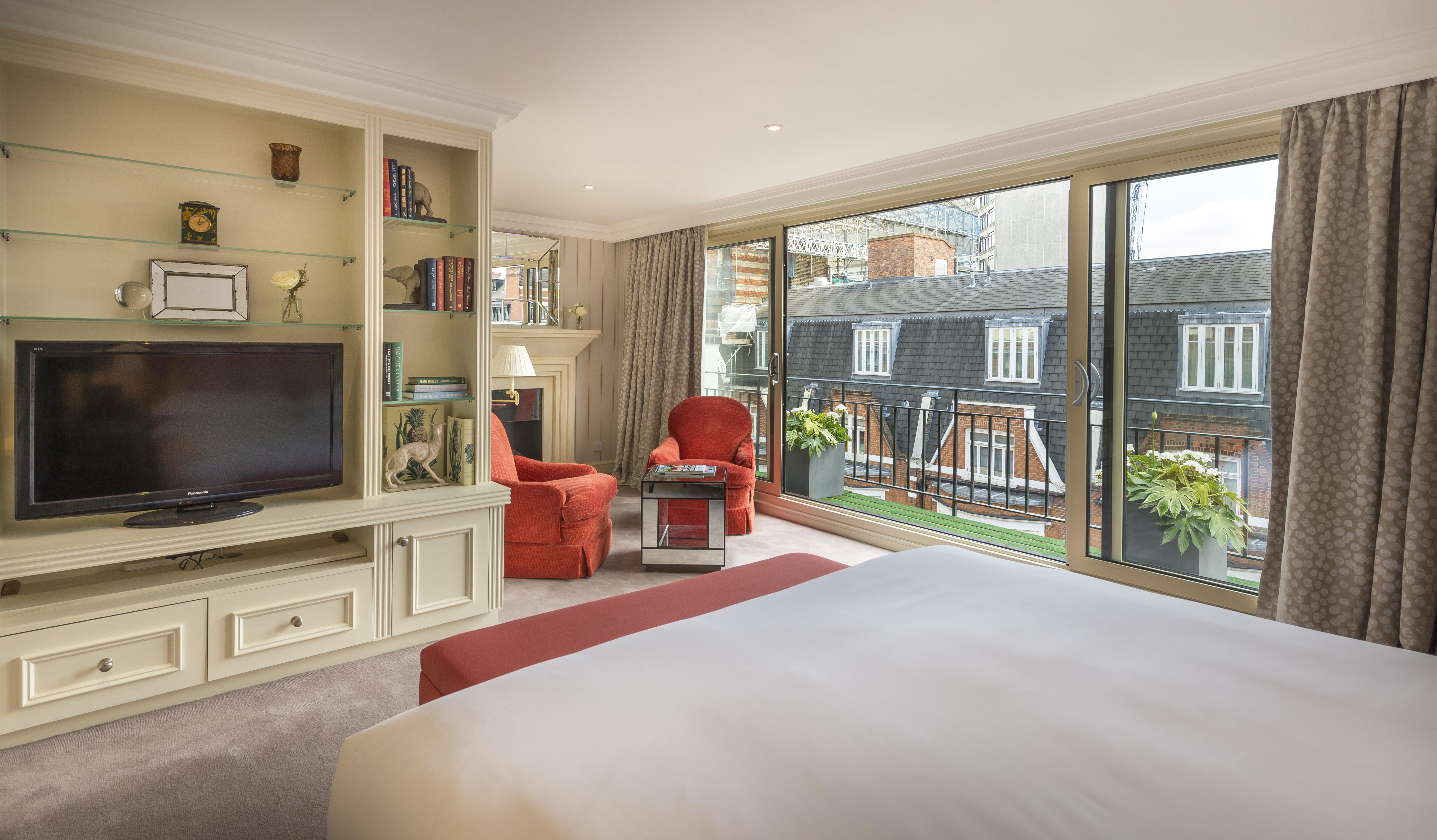 더 캐피탈 호텔 런던 외부 사진 A suite at the hotel