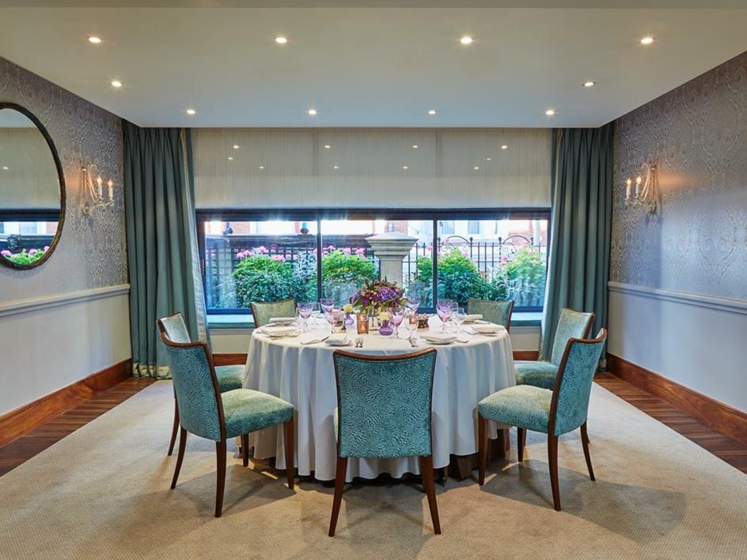 더 캐피탈 호텔 런던 외부 사진 The private dining room at The Ivy, St John's Wood